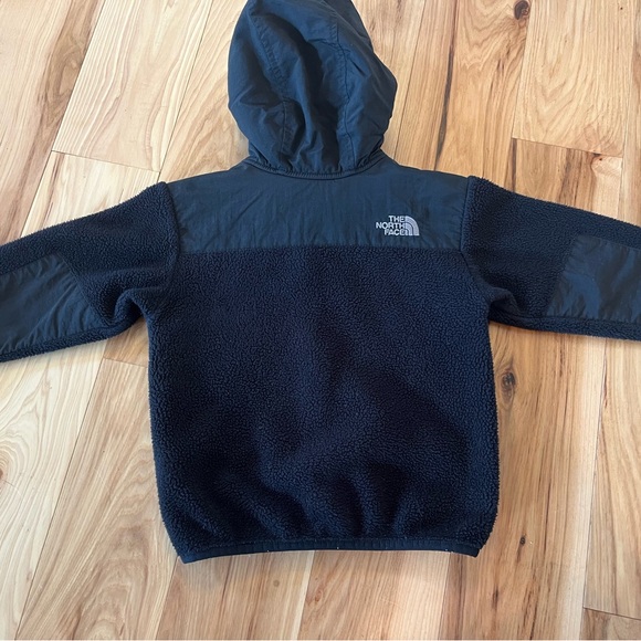 Northface Denali Jacket - Picture 2 of 3